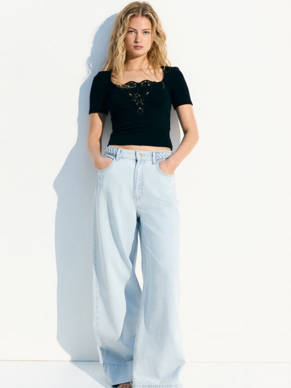 H&M TOP WITH EYELET EMBROIDERED DETAIL Size XL NWT - Picture 4 of 6